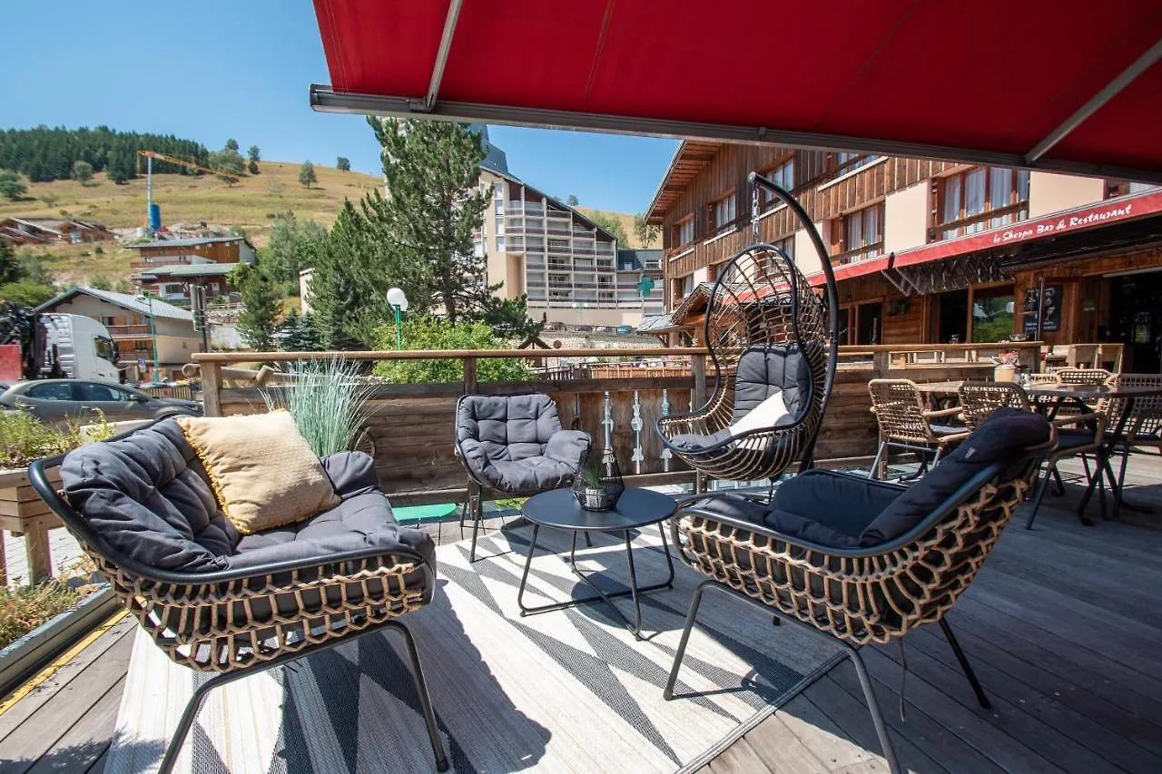 Hotel Le Sherpa Les Deux Alpes 2*,