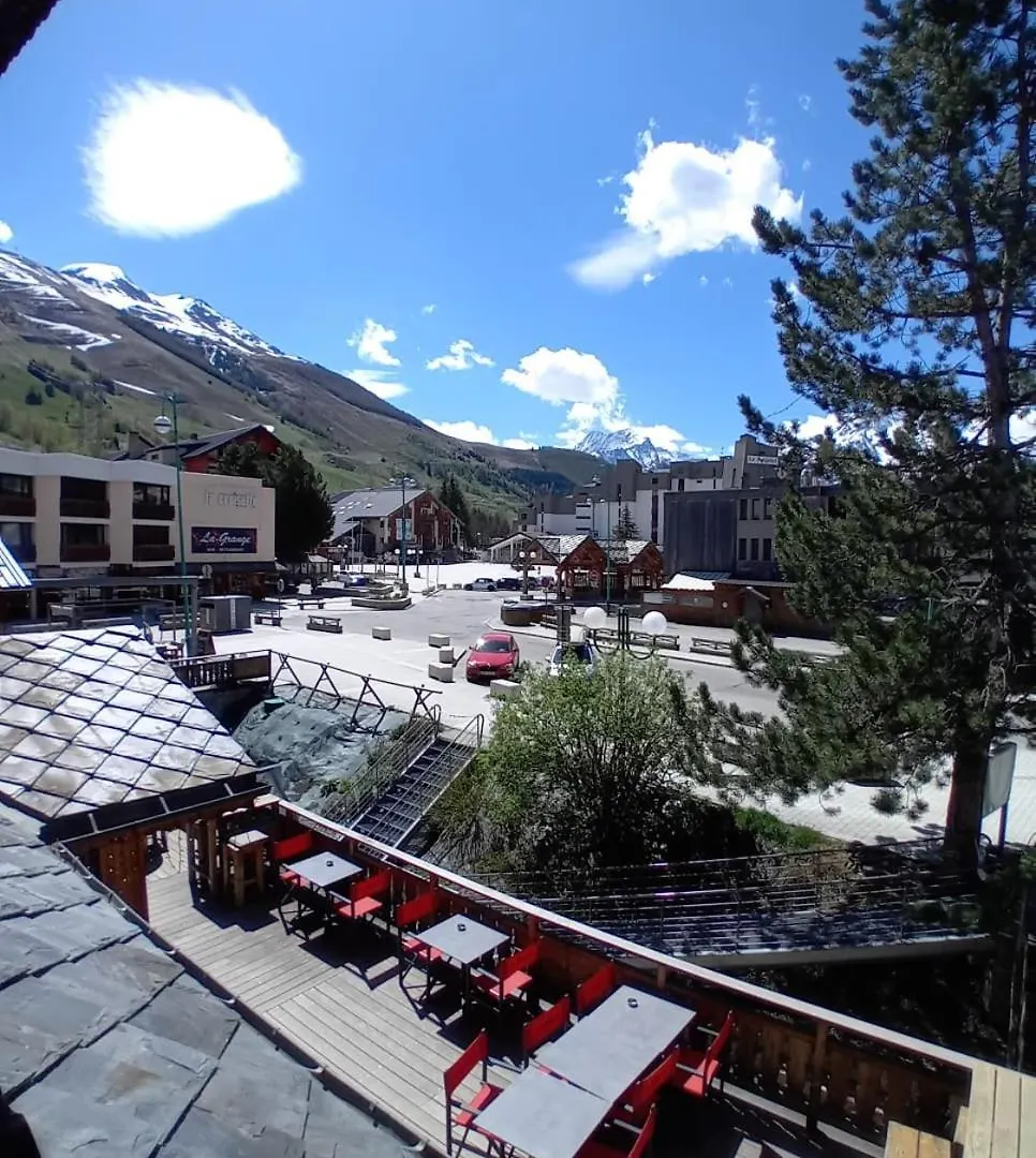 Hotel Le Sherpa Les Deux Alpes 2*,